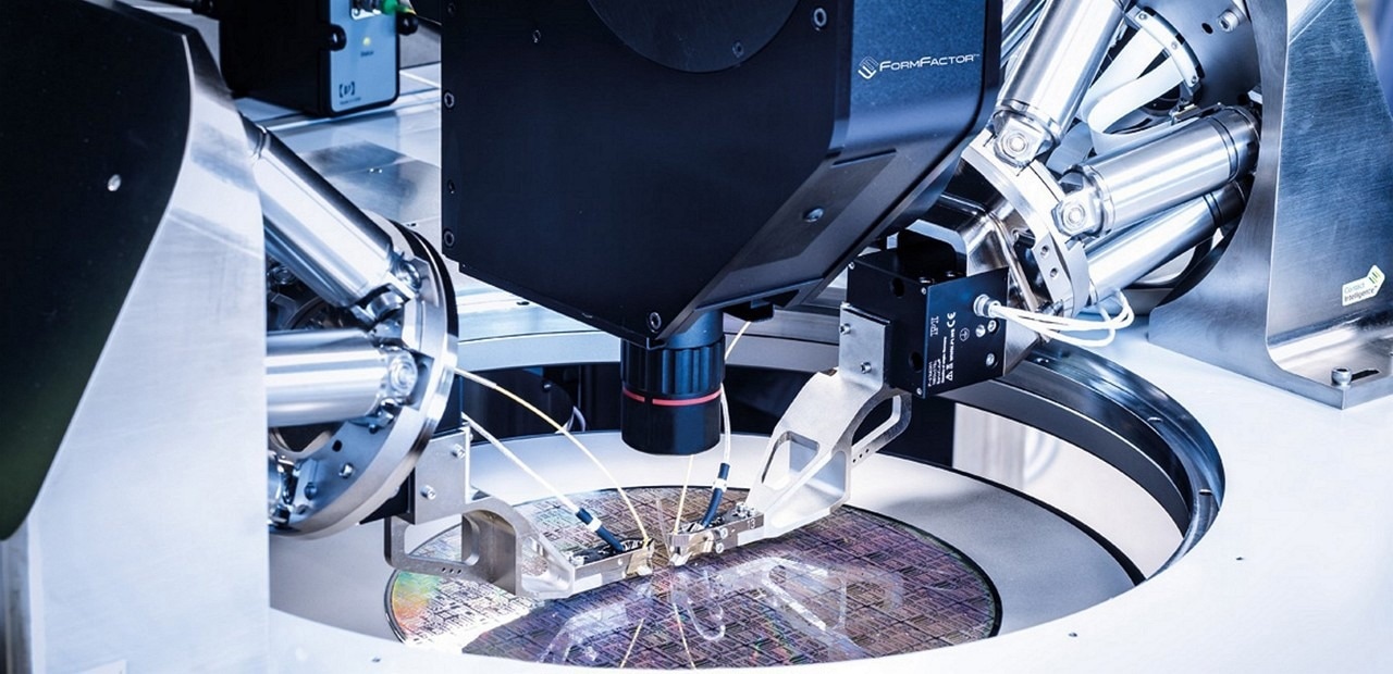 Parallel Alignment Strategies for Complex Photonics Devices