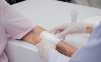 Nanotech Blocks Infection and Speed Up Chronic Wound Recovery