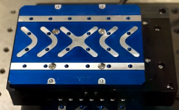 Fast XY Scanning Stage for Optics, Metrology, Microscopy | Voice Coil Linear Motor, Compact, Precise-|PI V-528